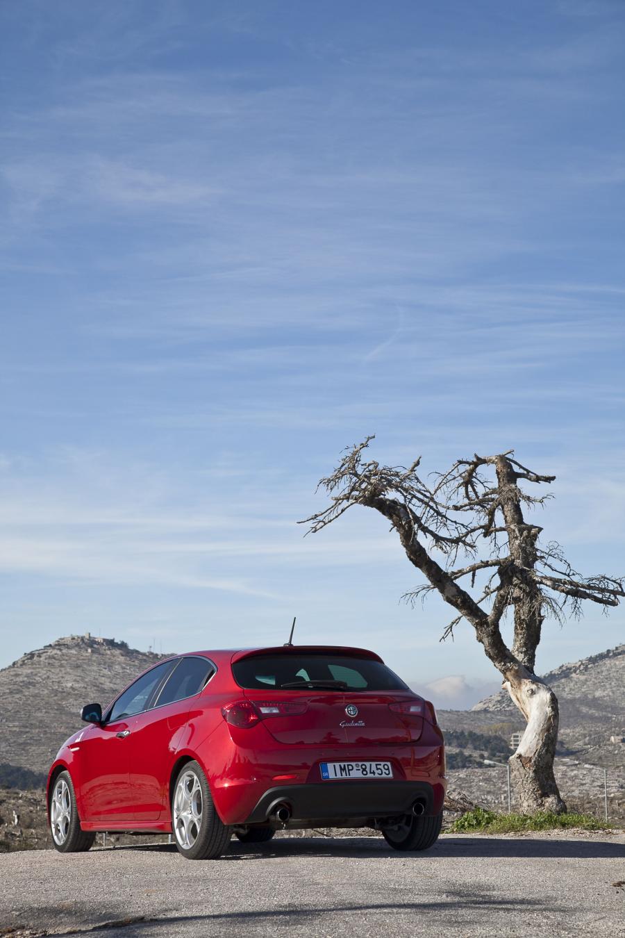  Alfa Romeo Giulietta Quadrifoglio Verde (940) 2010 года  (фото 3 из 48)
